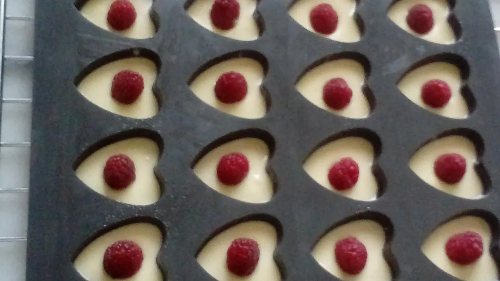 Petits Coeurs Moelleux A La Framboise Recette De Petits Coeurs Moelleux A La Framboise