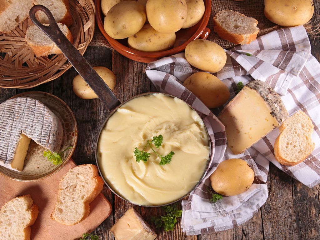 Aligot au cantal : Recette de Aligot au cantal - Marmiton