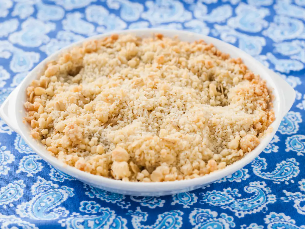 crumble sans four avec sauce au yaourt