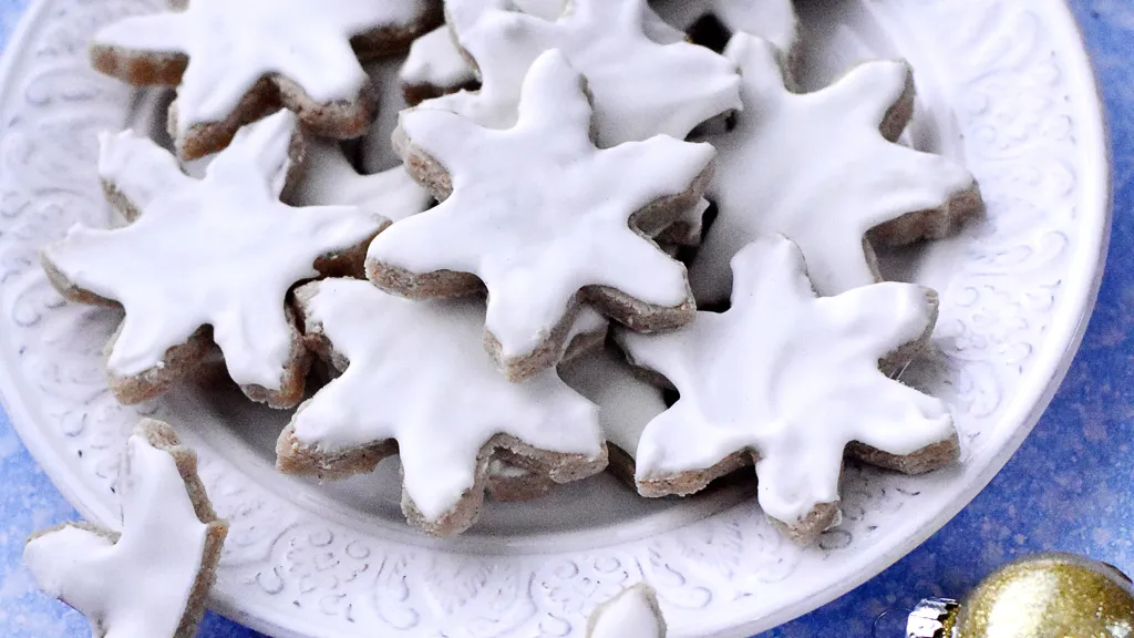 Etoiles A La Cannelle Zimtsterne Recette De Etoiles A La Cannelle Zimtsterne