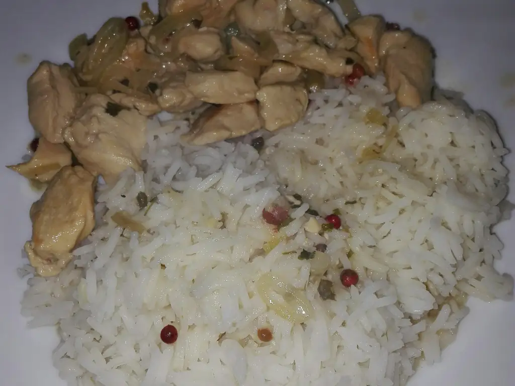 poulet à la fleur d'hibiscus séchée