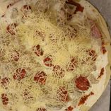 Pizza aux champignons : Recette de Pizza aux champignons - Marmiton