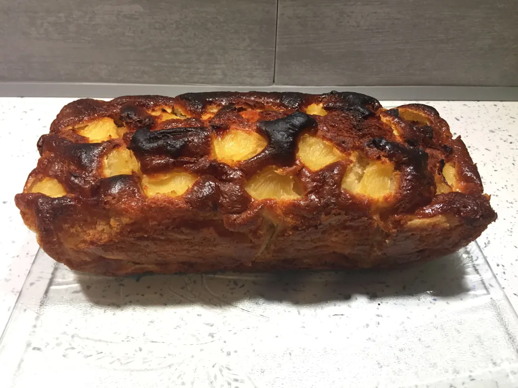 gâteau au yaourt à l'ananas et aux pommes