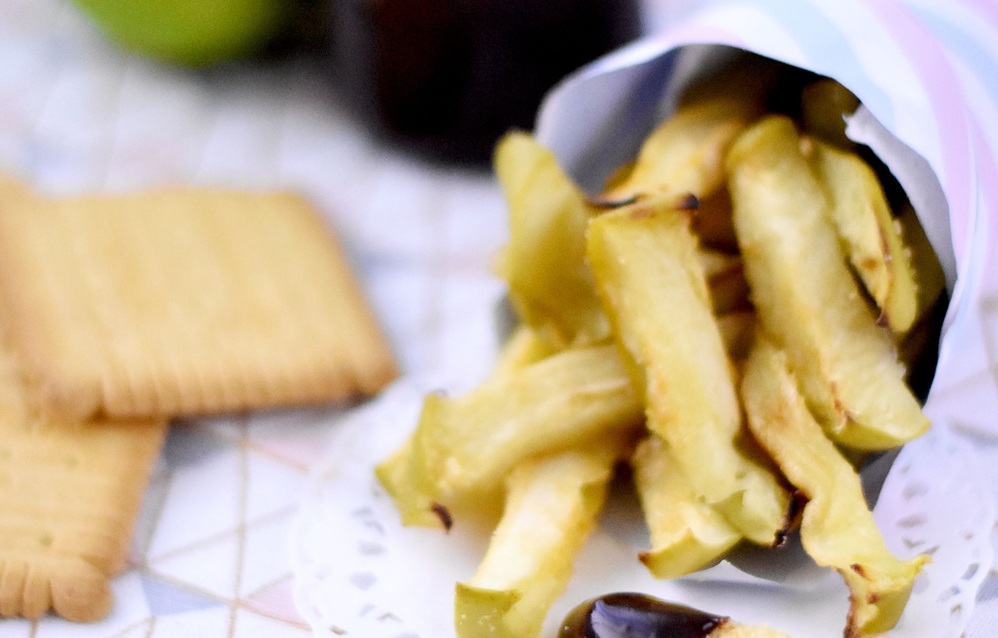 Frite de pommes au four et sauce choco pralines : Recette de Frite de