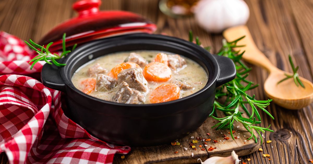 Sauté de veau aux olives (Corse) : recette de Sauté de veau aux olives