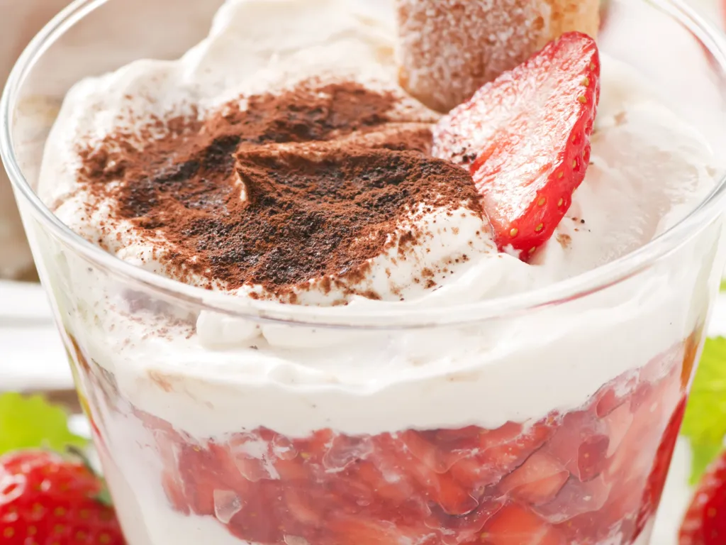 tiramisu aux fruits rouges et au cacao