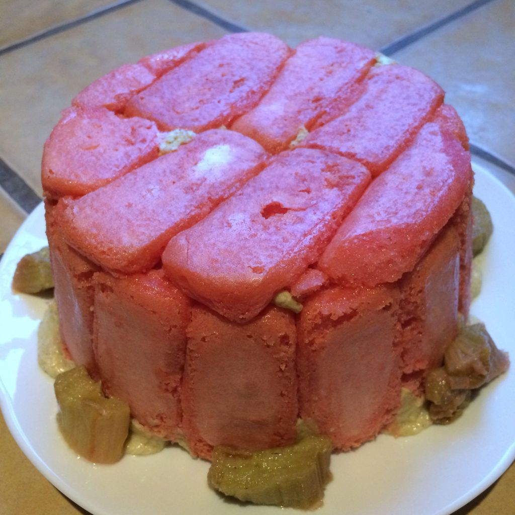 Charlotte Rose A La Rhubarbe Recette De Charlotte Rose A La Rhubarbe