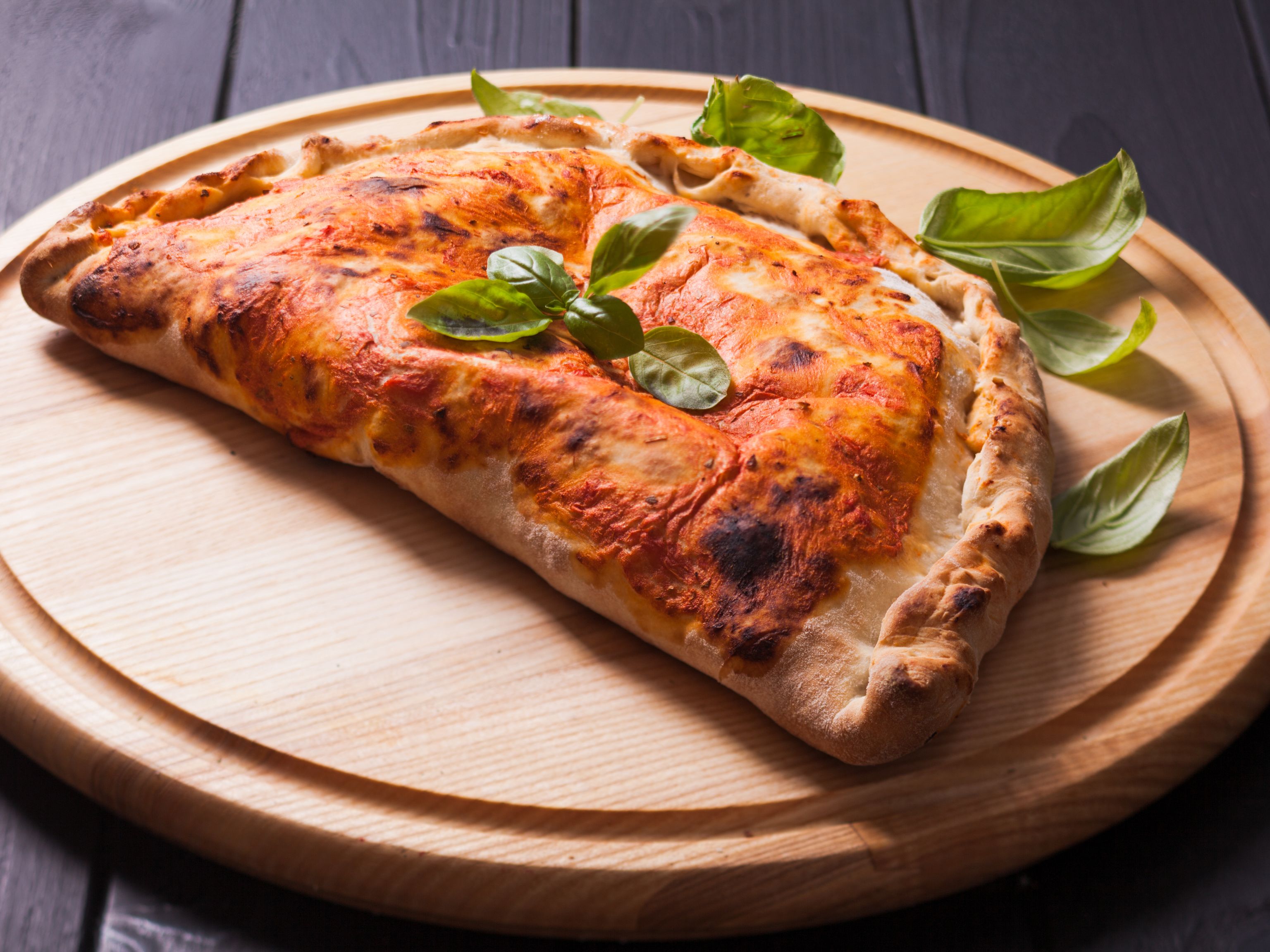 Pizza Calzone au jambon et champignons : Recette de Pizza Calzone au ...