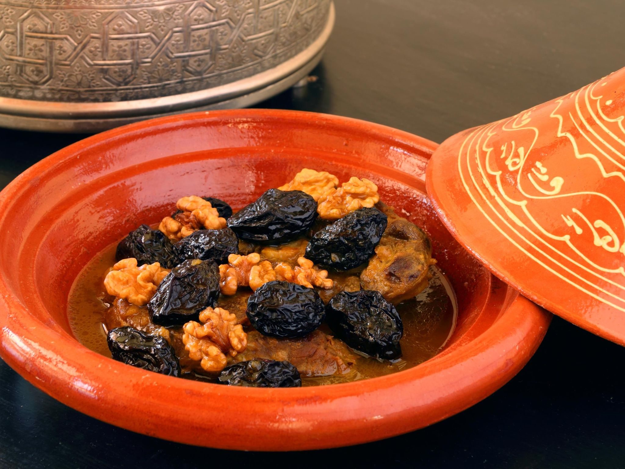 Tajine d'agneau aux pruneaux et fruits secs Recette de Tajine d'agneau aux pruneaux et fruits