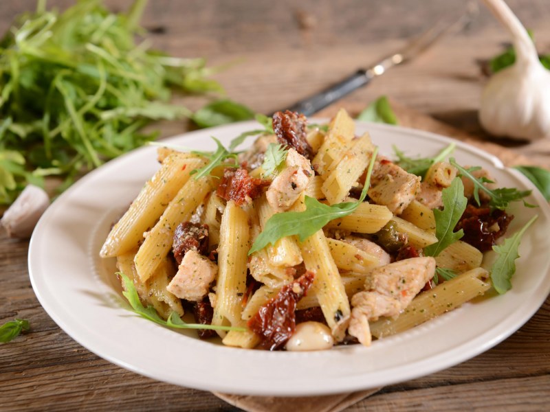 Pennes Au Poulet Tomates Séchées Et Pignons Recette De