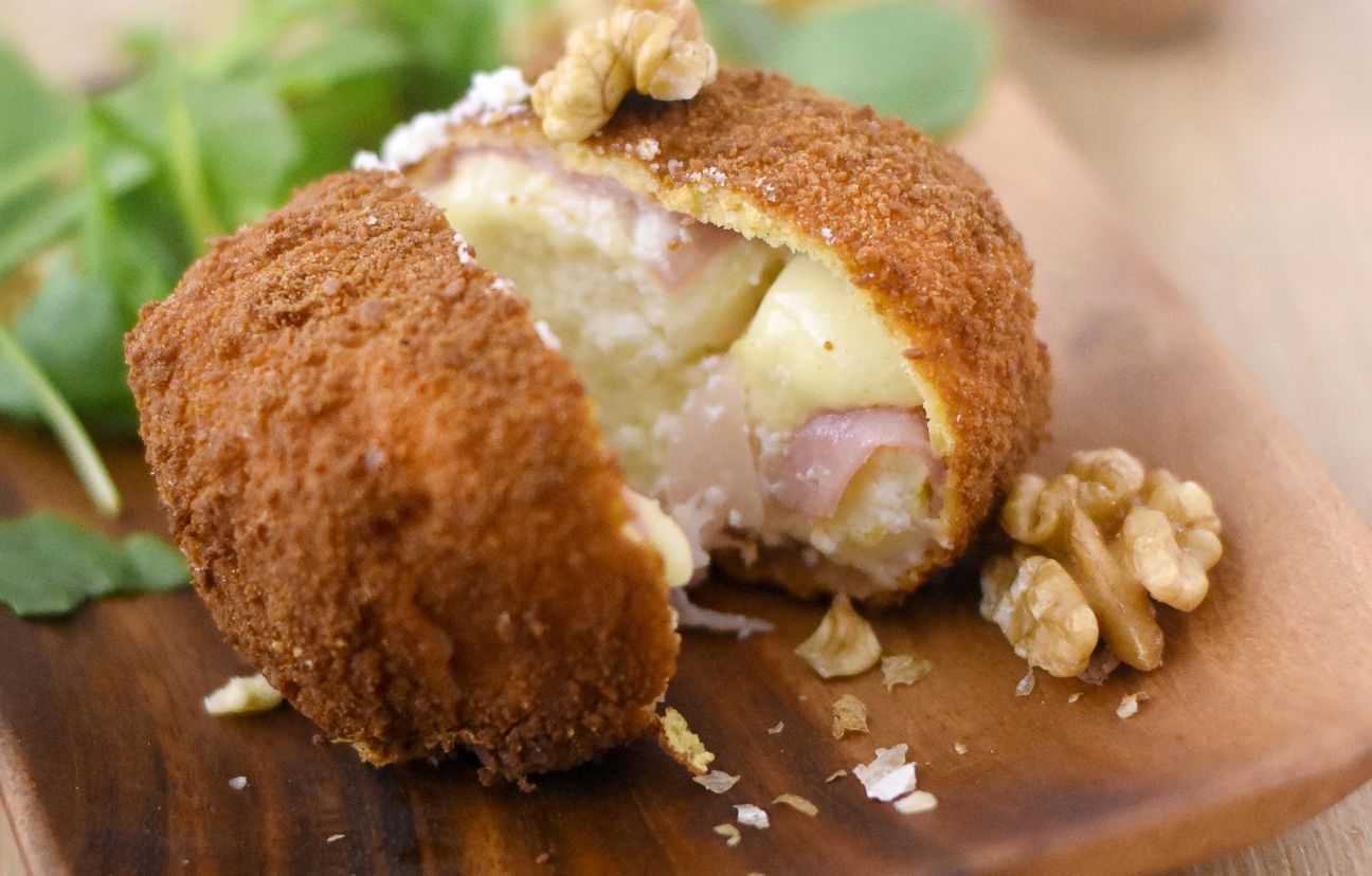 Crottin de chèvre frit au jambon cru : Recette de Crottin de chèvre