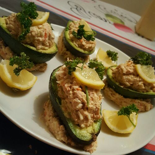 Avocats Farcis Au Crabe Et Thon Recette De Avocats Farcis Au Crabe Et