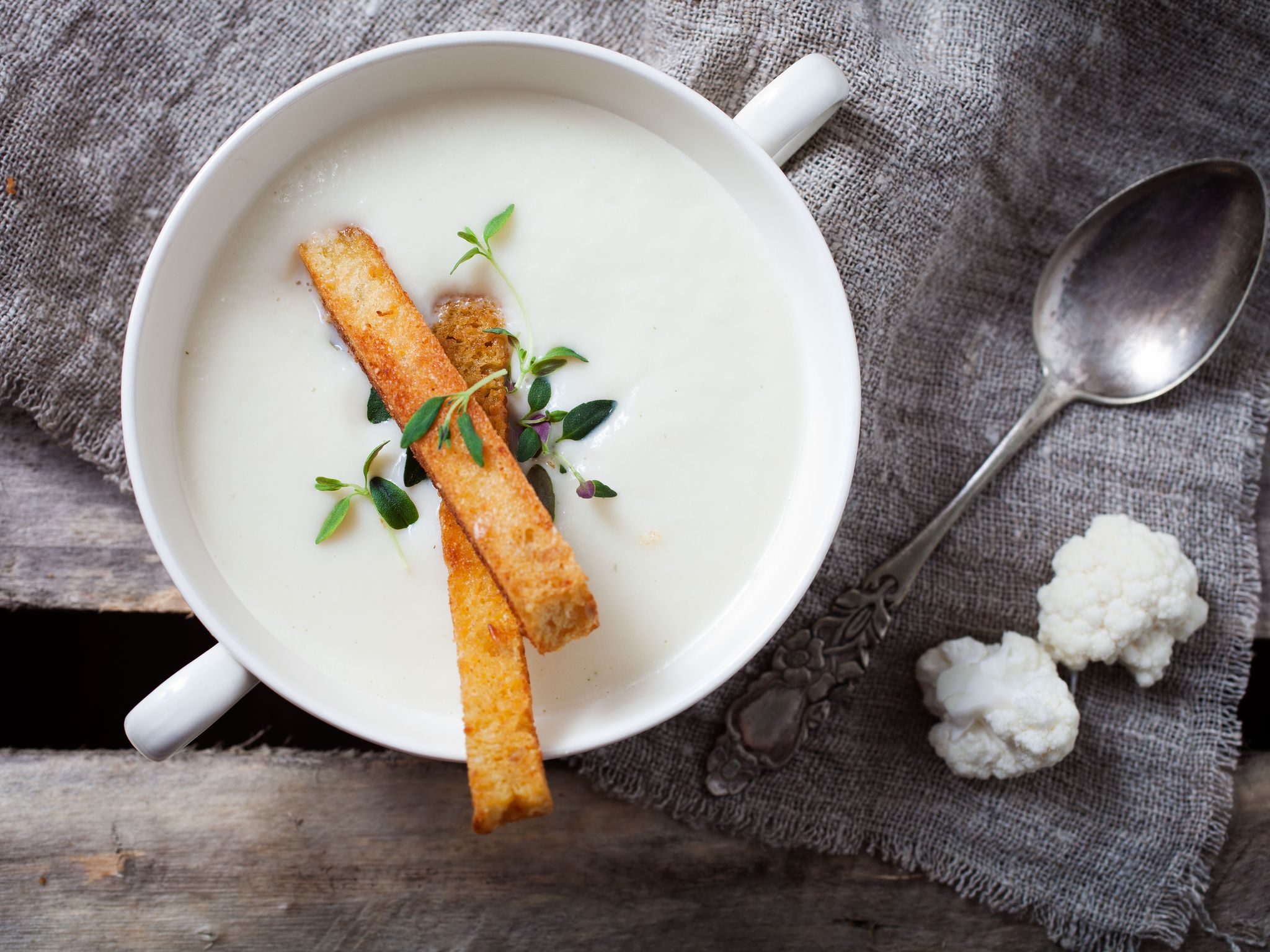 Velouté chou-fleur coco sésame : Recette de Velouté chou-fleur coco
