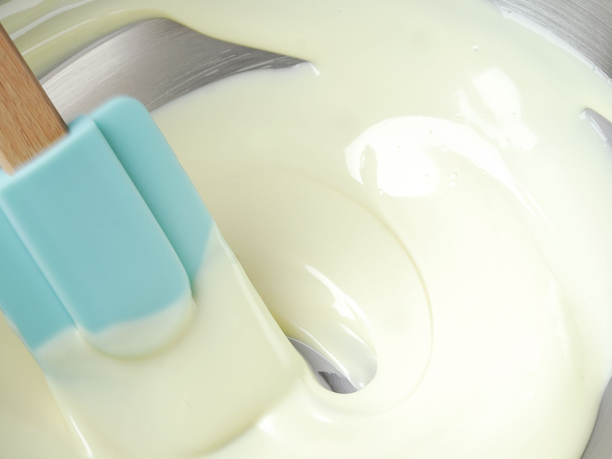 Ganache au chocolat blanc : Recette de Ganache au chocolat blanc - Marmiton