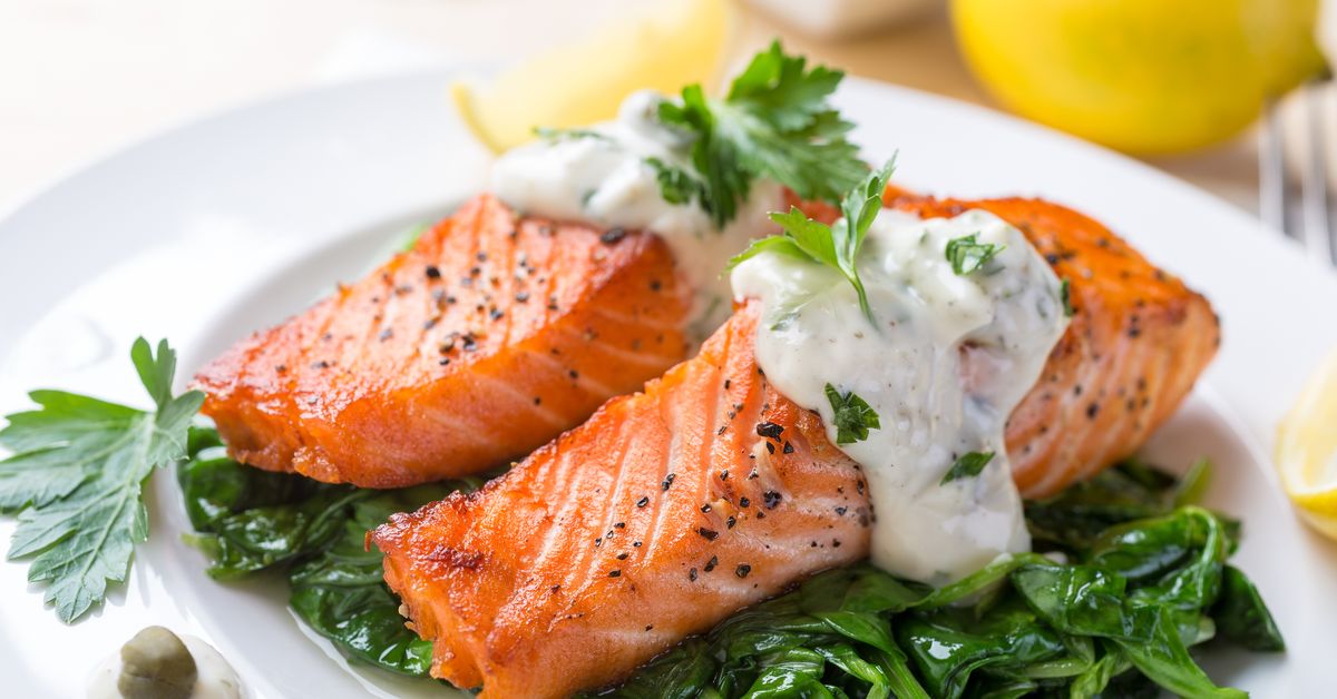 Saumon aux épinards et crème fraîche : recette de Saumon aux épinards