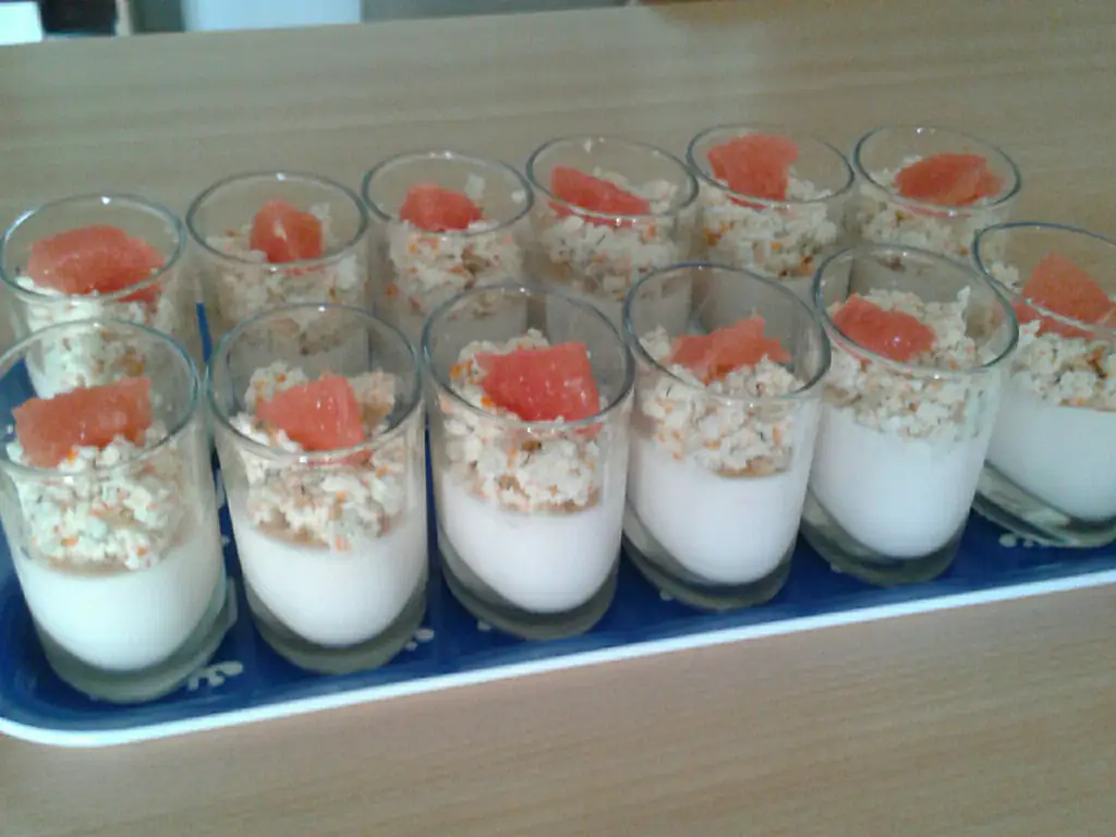 verinne panna cotta pamplemousse, mousse de surimi (surimousse ou pamplemi)
