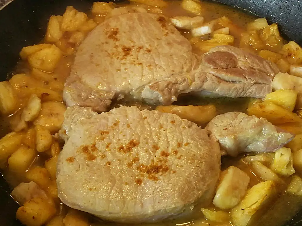 porc des îles aux bananes et à l'ananas
