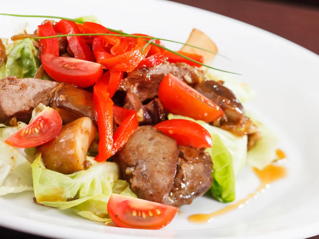 salade aux foies de volaille selon la saison