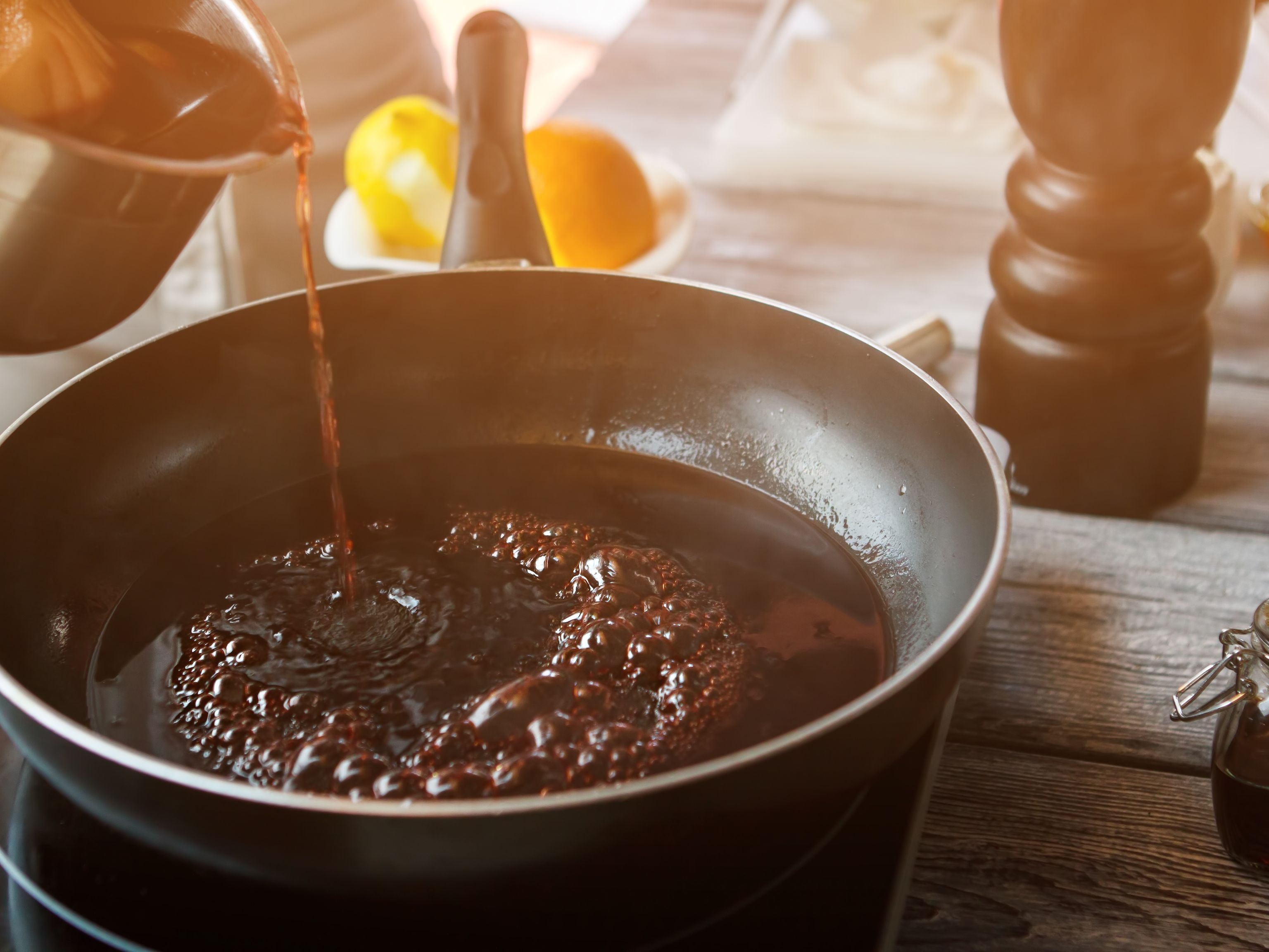 Sauce grand veneur ou sauce chasseur Recette de Sauce grand veneur ou sauce chasseur Marmiton