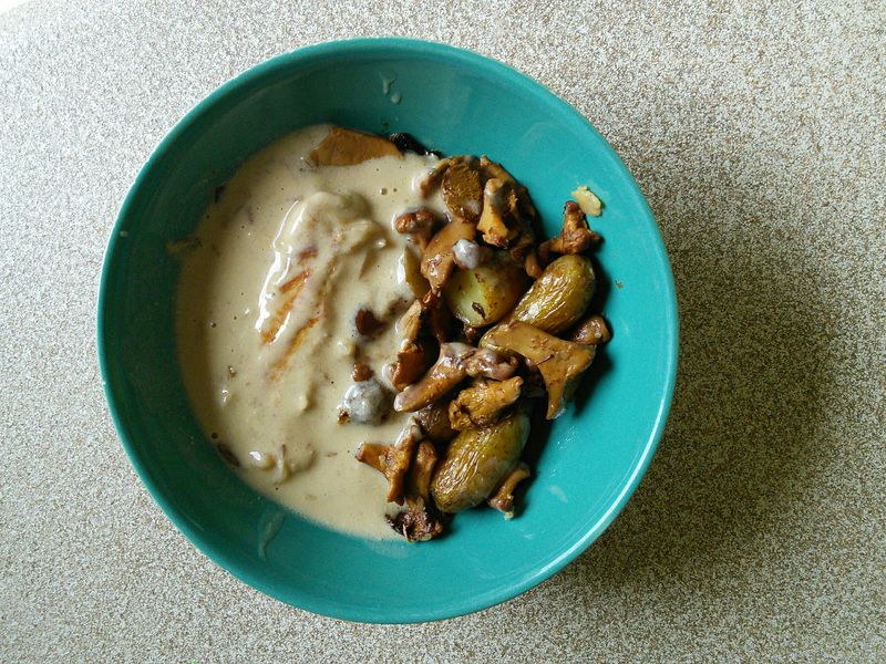 Poulet A La Creme Et Fricassee De Girolles Recette De Poulet A