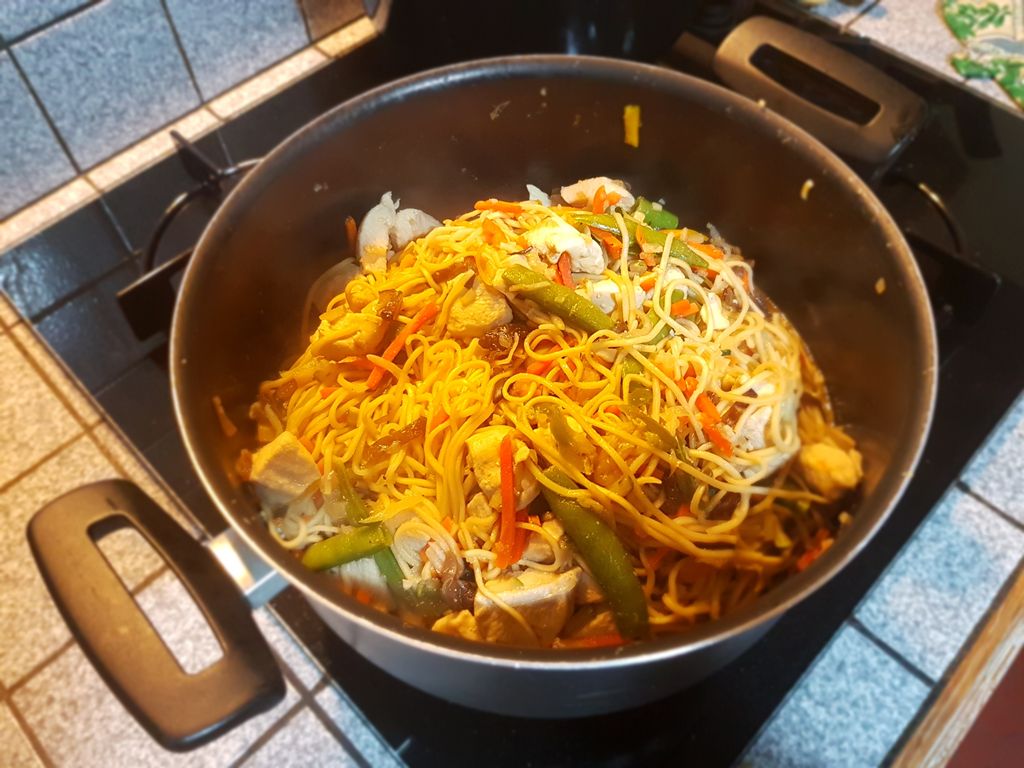 Nouille sautées au boeuf : Recette de Nouille sautées au boeuf - Marmiton