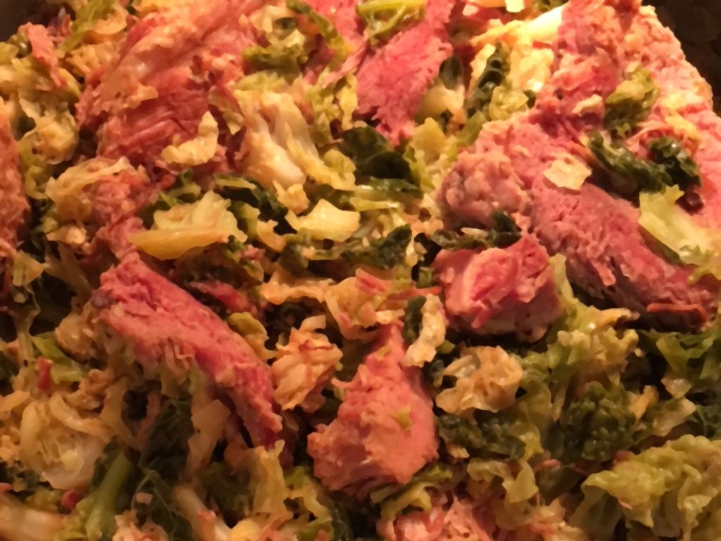 Saucisses de porc au chou vert : Recette de Saucisses de porc au chou vert