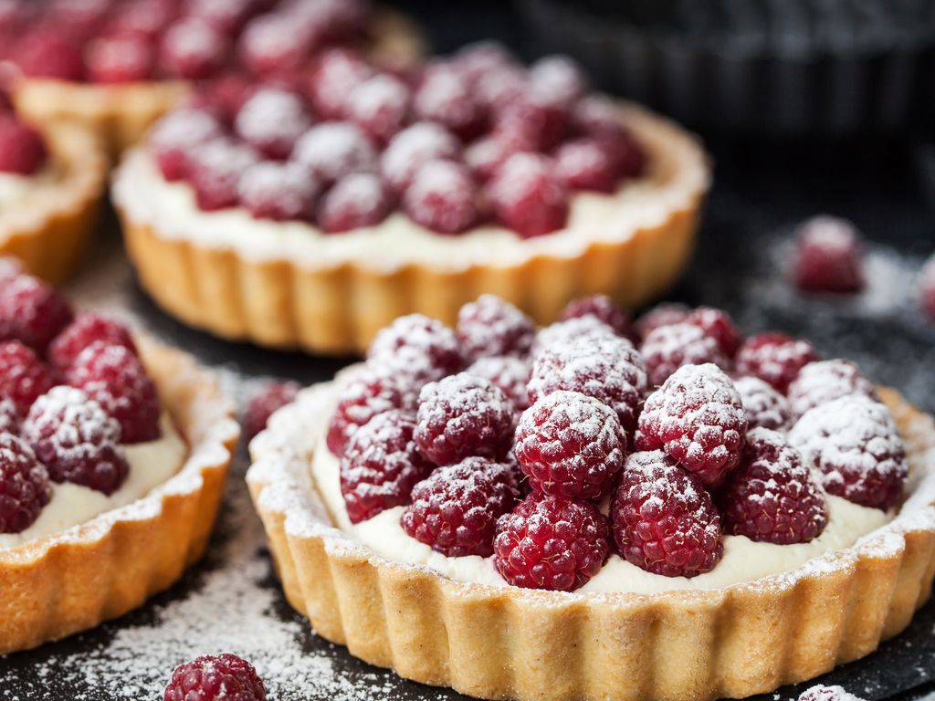 Tarte La Cr me Patissi re La Vanille Et Framboises Recette De 