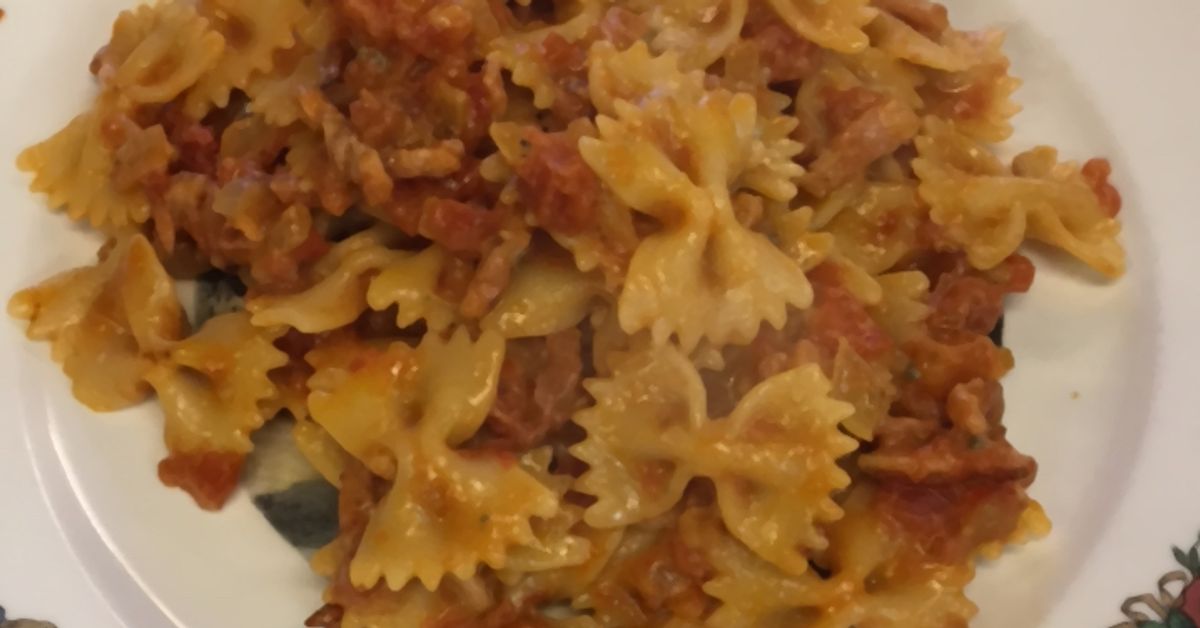 Pâtes sauce tomateroquefortlardons recette de Pâtes sauce tomate