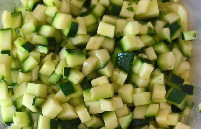 Salade De Courgettes Crues : Recette De Salade De Courgettes Crues ...