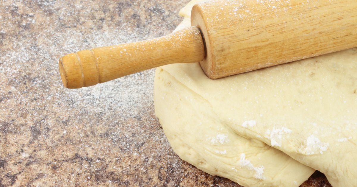 Pâte à pizza épaisse à la machine à pain recette de Pâte à pizza épaisse à la machine à pain