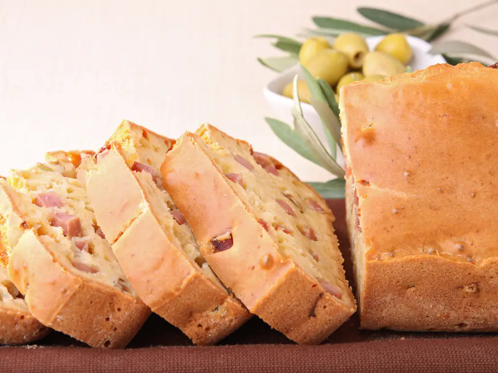 cake aux olives et lardons