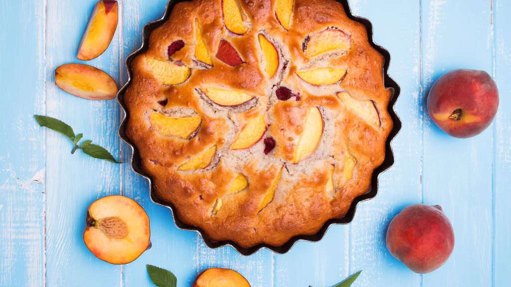Gâteau à la pêche et à la menthe
