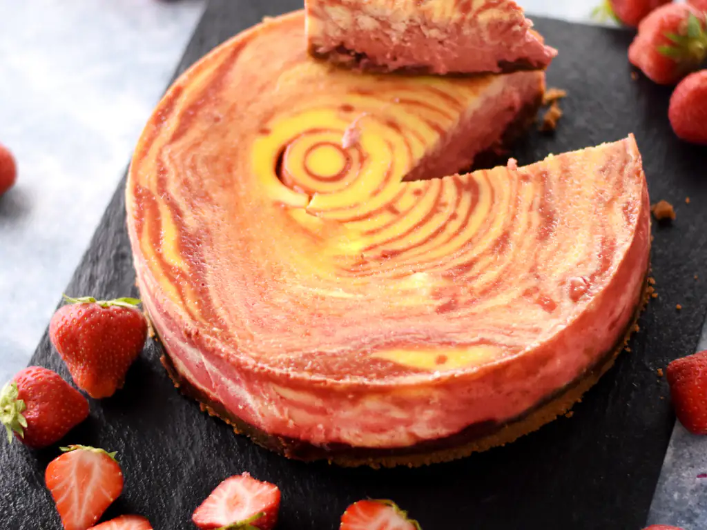 cheesecake zébré à la confiture de fraises