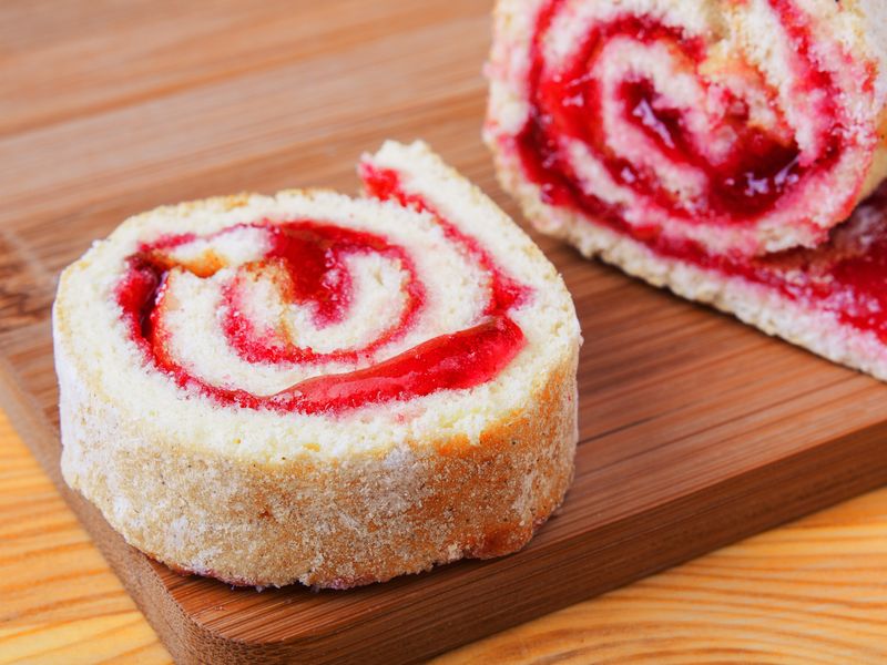 Gâteau Roulé à La Confiture De Fraises Recette De Gâteau