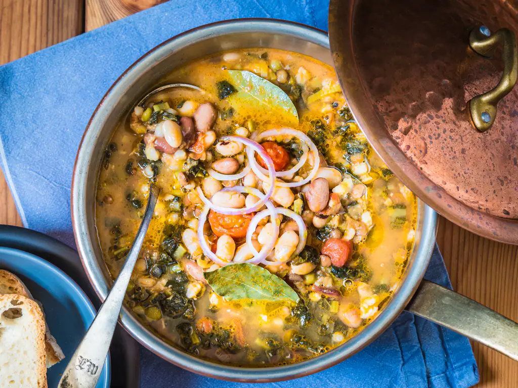 ribollita / soupe de légumes toscane (italie)