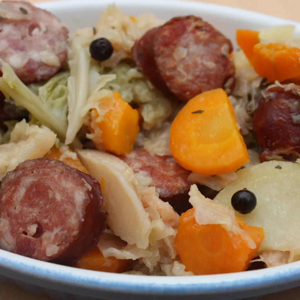 Potée de chou blanc à la saucisse-image