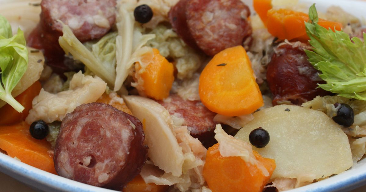 Potée de chou blanc à la saucisse : recette de Potée de chou blanc à la