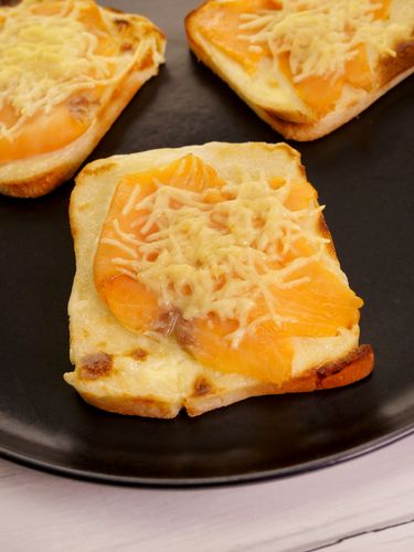 Toasts au saumon fumé : Recette de Toasts au saumon fumé - Marmiton