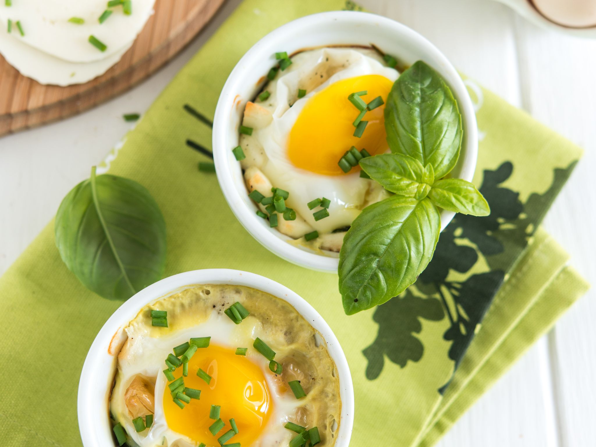 Oeufs cocotte au chèvre et aux lardons Recette de Oeufs cocotte au