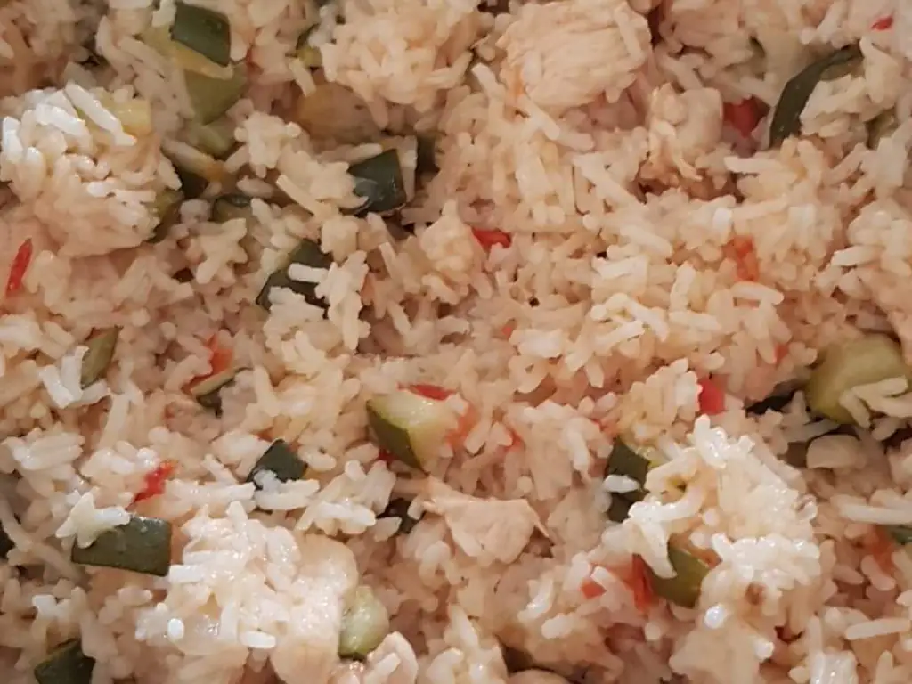 riz aux courgettes et reste de poulet rôti