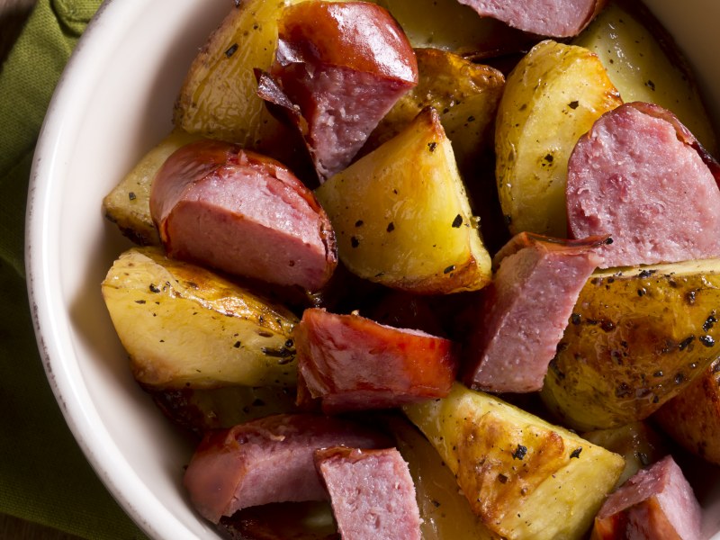 Saucisses Fumées Aux Pommes De Terre Et Sauce Douceur