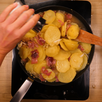 Tartiflette Au Reblochon : Recette De Tartiflette Au Reblochon - Marmiton