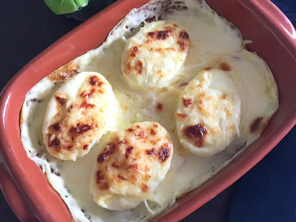 oeufs à la béchamel
