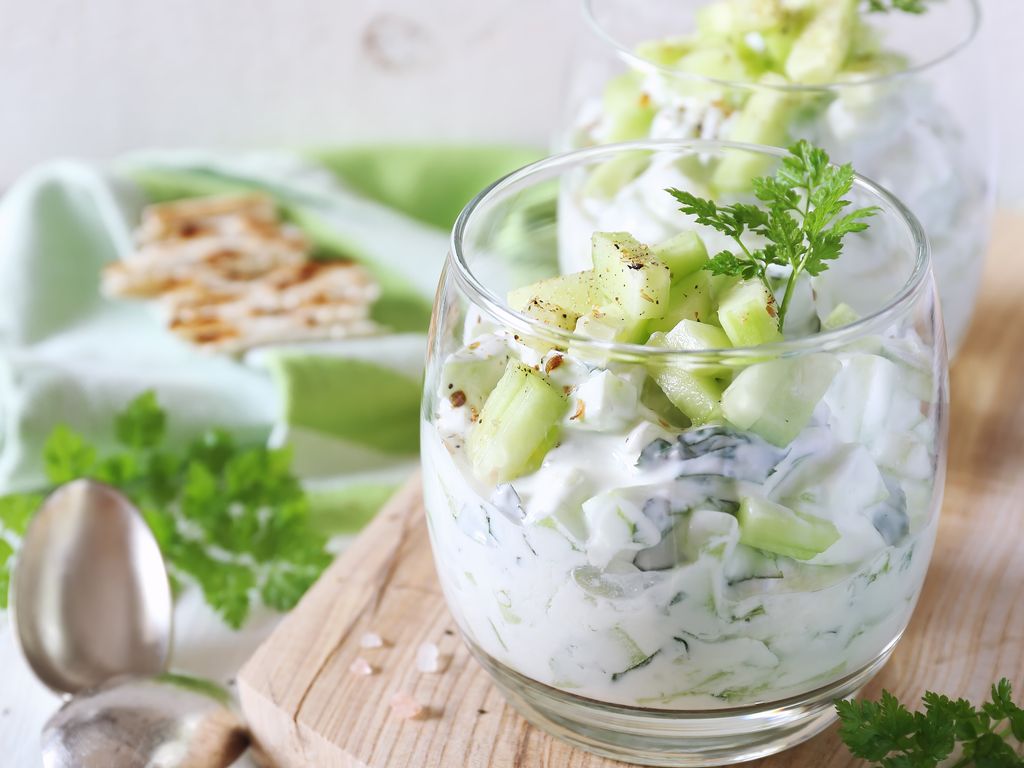 salade de concombre au yaourt : Recette de salade de concombre au ...