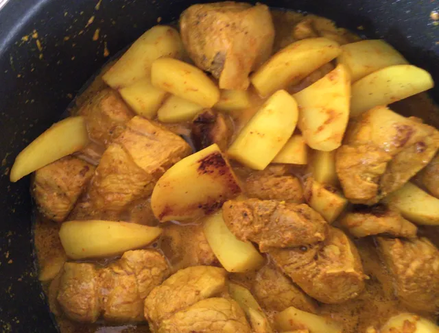 Sauté de porc au curry et ses légumes