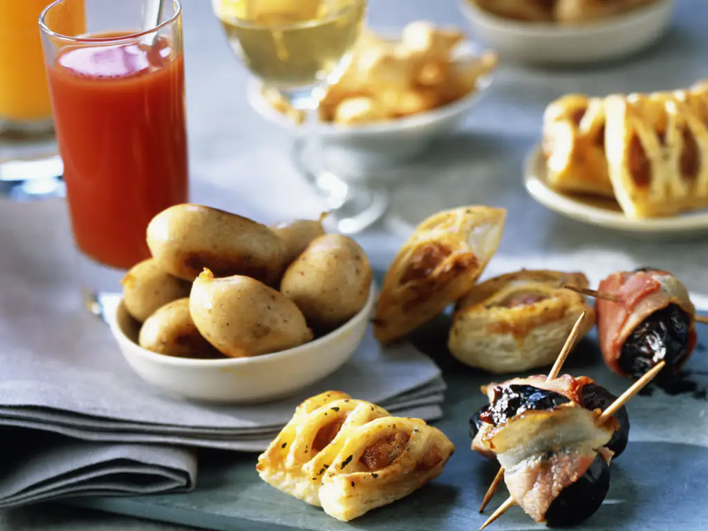 feuilletés aux pruneaux et au bacon