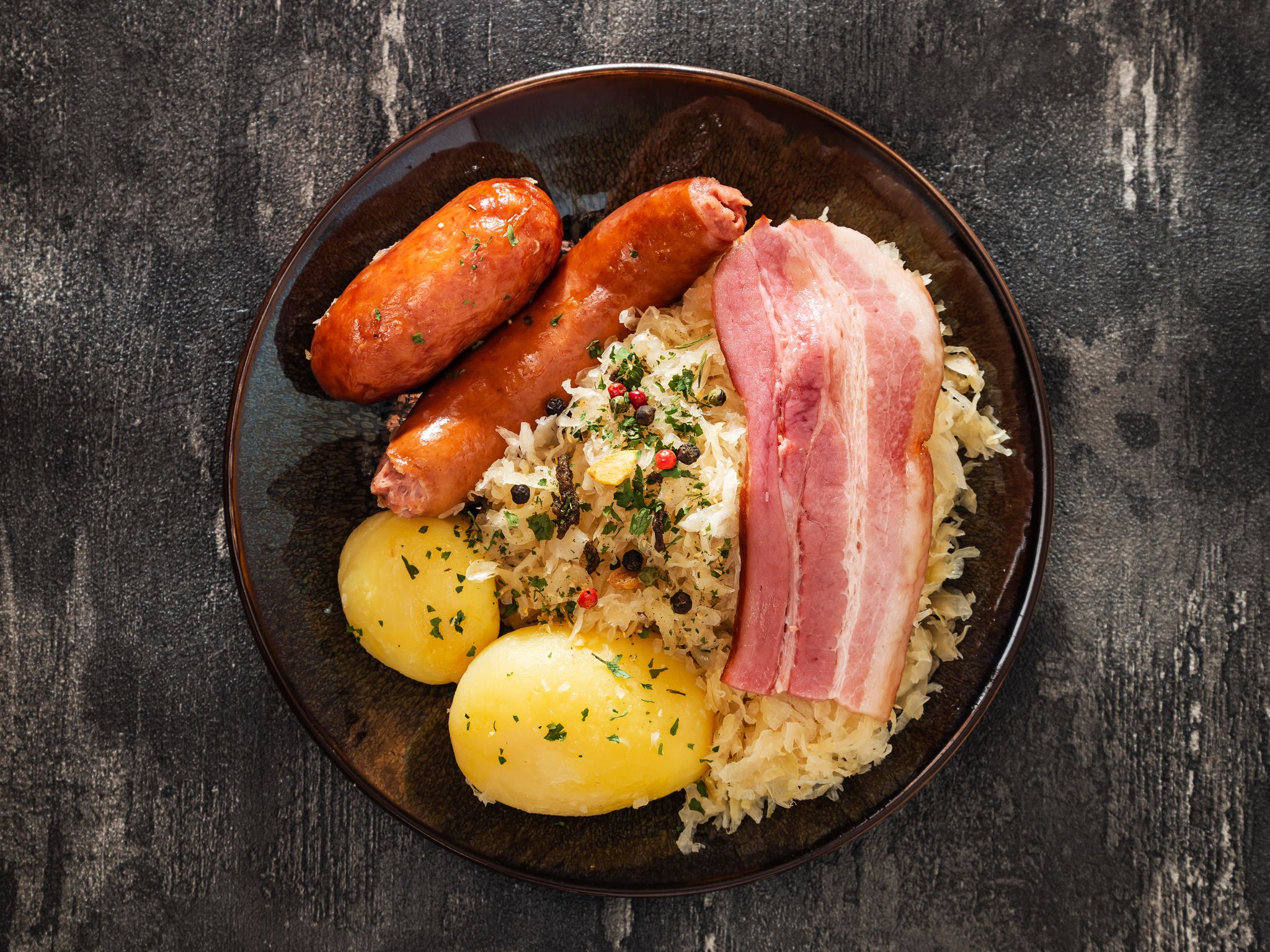 Choucroute alsacienne garnie : Recette de Choucroute alsacienne garnie ...