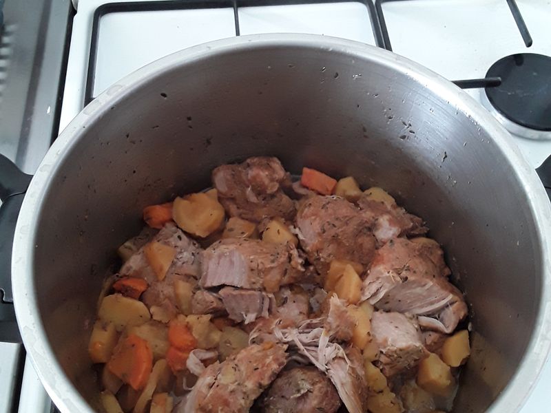 Filet Mignon De Porc En Cocotte De Légumes Caramélisés