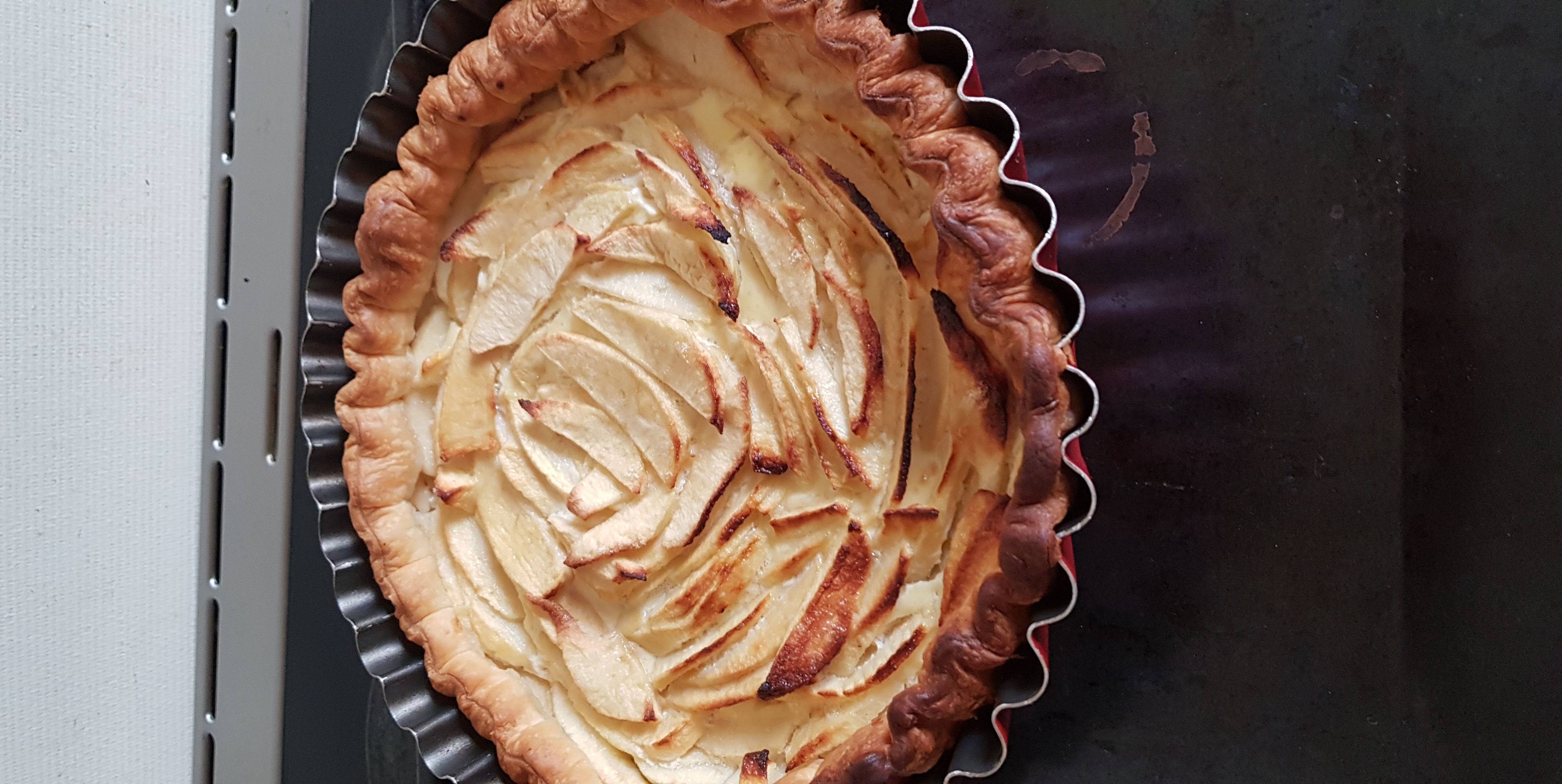 La Tarte Aux Pommes De Nos Grands mères Fondante Et Onctueuse tarte aux pommes facile de ma grand-mère : recette de tarte aux pommes  facile de ma grand-mère
