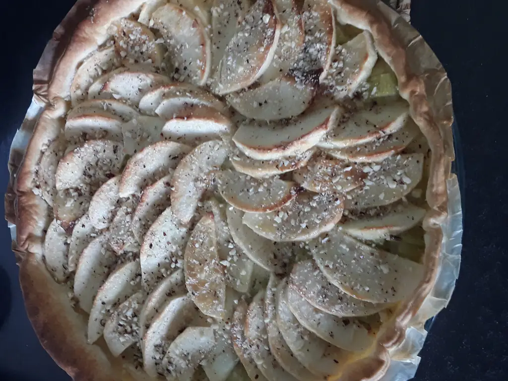 tarte aux pommes et à la rhubarbe
